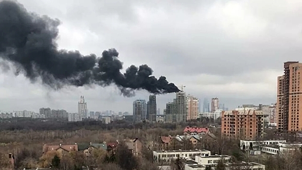 Пожар вспыхнул в одном из зданий Москвы