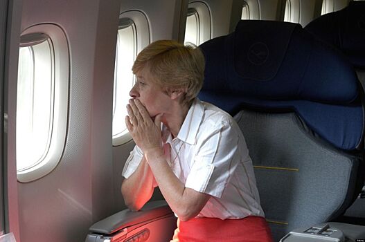 Американская авиакомпания дарит всем пожилым пассажирам полет в бизнес-классе