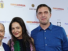 Лядова пришла на открытие фестиваля «В кругу семьи» с Вдовиченковым и в бохо-топе, а Гришаева — в яркой куртке