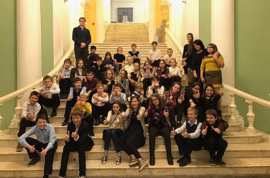 Школьники из Черемушек побывали в Российском академическом молодежном театре