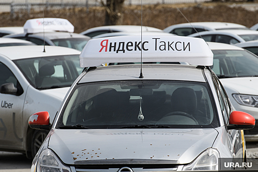 Жуткое ДТП в Москве: таксист умер в машине скорой помощи