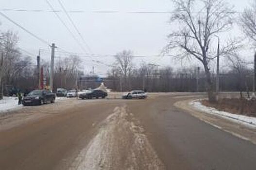 На Сельдинском шоссе в Ульяновске столкнулись три автомобиля