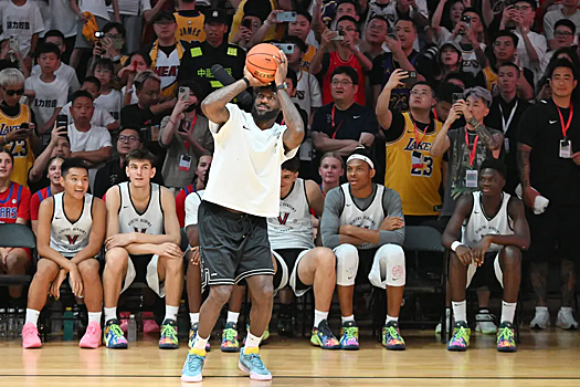 Адам Сильвер о статье Леброна в китайской газете: «Взять слова, сказанные кем-то, и представить их в виде авторской колонки от первого лица – это неприемлемо»