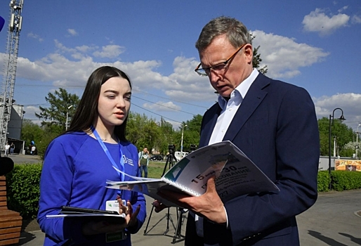 Губернатор Александр Бурков отдал свой голос за благоустройство сквера имени Дмитрия Карбышева