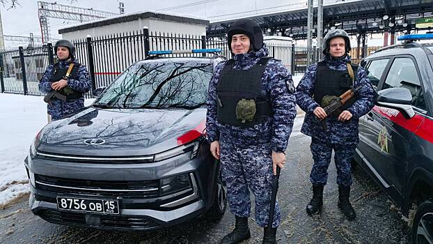 Росгвардейцы усердно охраняли порядок