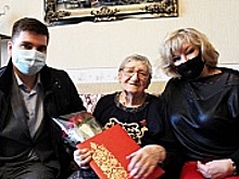 Ветераны ВОВ награждены памятными знаками «80 лет Битвы за Москву»