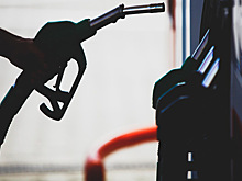 Бензин подорожал почти на рубль
