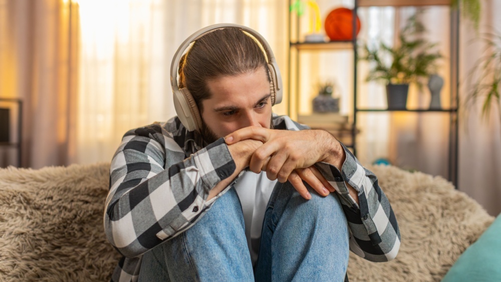 Найдено оптимальное время для прослушивания музыки, чтобы снять тревогу