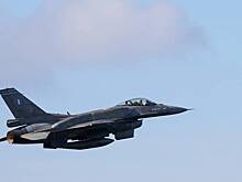 НАТО экстренно собралось отправить F-16 для разведки у российской границы