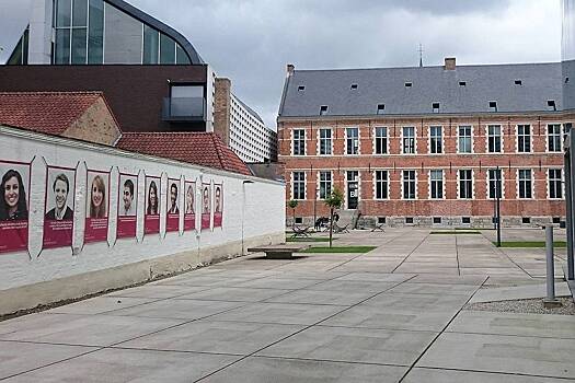 Колледж для будущих чиновников ЕС уволил профессора за домогательства