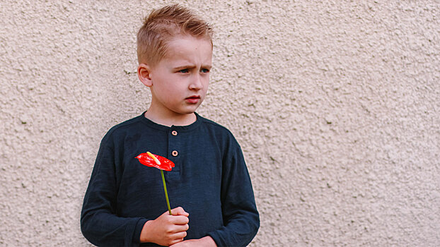 Разбитое сердце в 13: как помочь ребёнку пережить безответную любовь