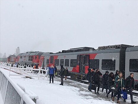 В ОЖД рассказали о действиях машиниста во время столкновения грузовика с "Ласточкой"