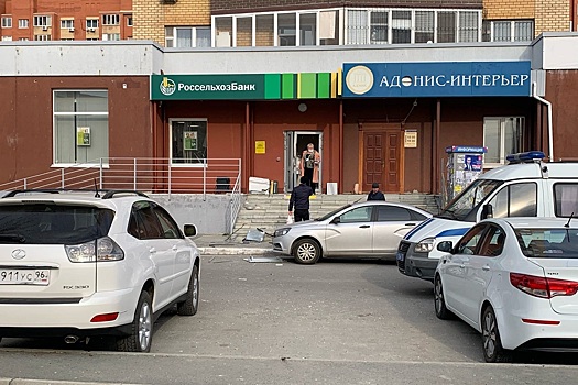 В Тюмени ночью неизвестные подорвали банкомат Россельхозбанка