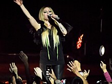 Певица Аврил Лавин расторгла помолвку с музыкантом Mod Sun