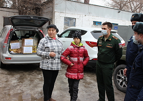 Российские военнослужащие оказали гуманитарную помощь подшефному социальному учреждению в Киргизии