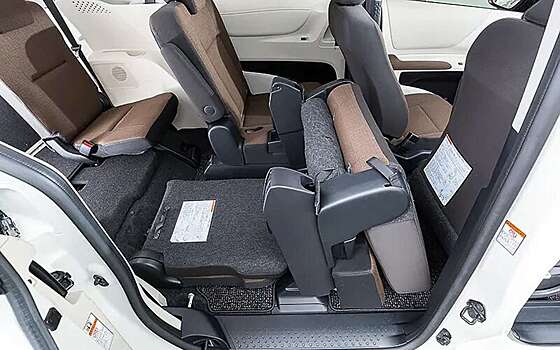 В России продают недорогую и надежную Toyota Sienta