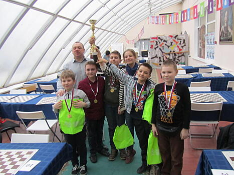 Шашечники из школы № 1579 заняли первое место в на городском чемпионате