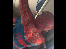 В поезде РЖД, следовавшем до Екатеринбурга, «ползал» Человек-Паук