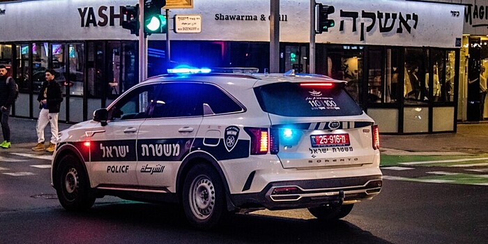 Неизвестный открыл стрельбу по автобусу и автомобилю в Израиле