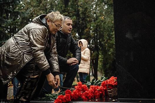 Александр Хинштейн почтил память Героя Советского Союза Михаила Булатова