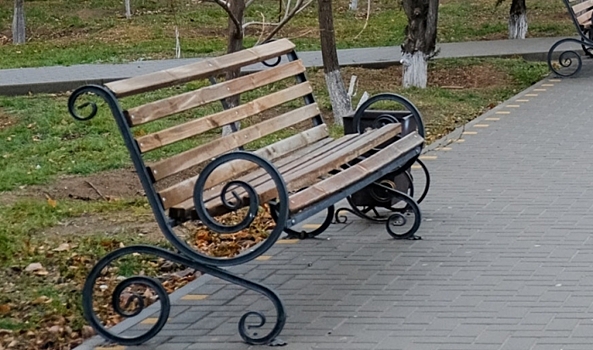 В Волгограде благоустраивают парк в поселке Металлургов