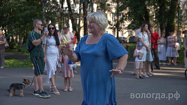 «Музыкальный четверг» прошёл в Кировском сквере (12+)