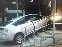 В Приморье нетрезвому водителю, влетевшему на крыльцо магазина, грозит штраф и лишение прав