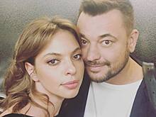 Сергей Жуков признался, что 10 месяцев добивался первого поцелуя от будущей жены