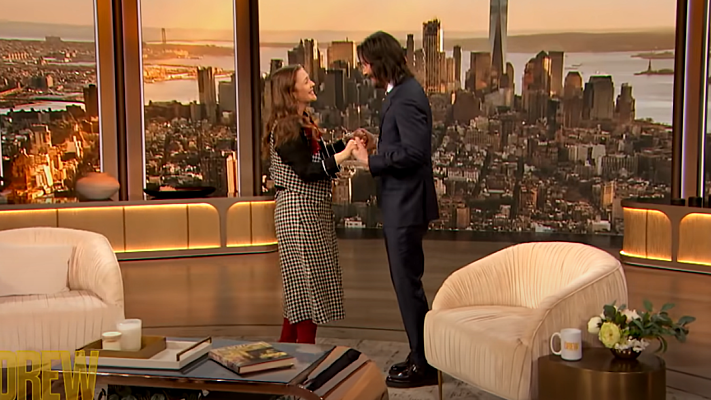 Киану Ривз и Дрю Бэрримор рассказали о своей поездке на мотоцикле на 16-летие актрисы - Рамблер/новости