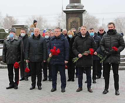 Мэр Воронежа Вадим Кстенин почтил память защитников города