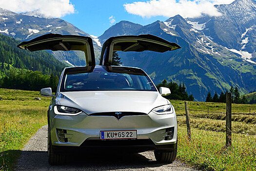 Жительница Германии отсудила у Tesla €112 тыс. из-за опасного автопилота