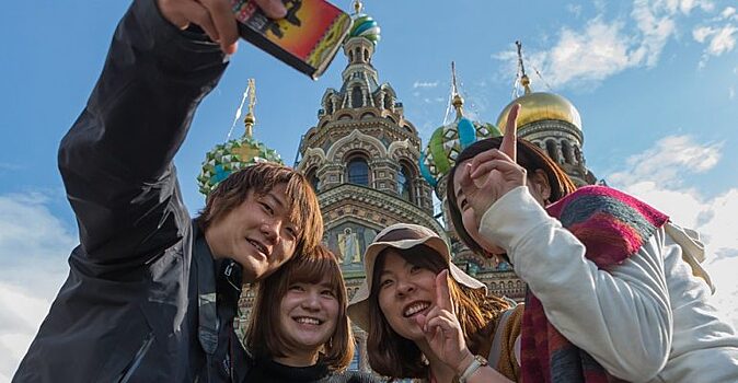 Иностранцы смогут гостить в России по электронной визе в два раза дольше