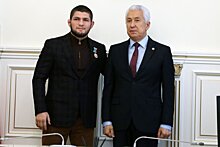 Хабиб Нурмагомедов награжден высшей наградой Дагестана