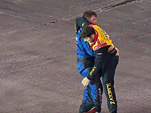 Гонка серии NASCAR завершилась дракой пилотов