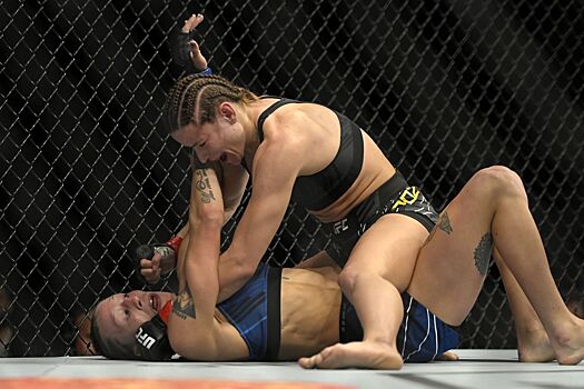 UFC 272: Марина Мороз задушила Марию Агапову во втором раунде