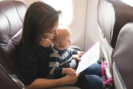 Определены лучшие авиакомпании для путешествий с детьми