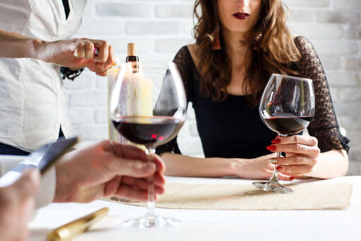 Гости площадки «ВиноГрад» на ПМЭФ назвали лучшие отечественные вина