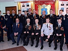 В Салехарде полицейские поздравили ветеранов с наступающим Днем Победы