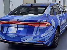 Geely показала бизнес-седан с запасом хода свыше 2100 километров