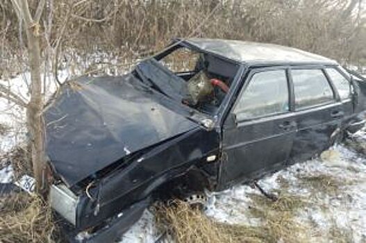 31 декабря в Башкирии с дороги слетел автомобиль
