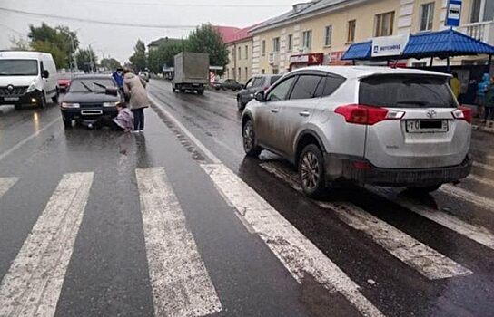 Уральский экс-полицейский-чиновник сбил девушку и напал на инспектора ДПС