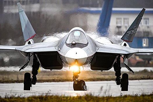 Су-57 впервые поднялся в небо с двигателем "изделие 177", полет сняли на видео