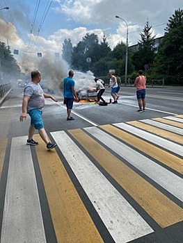 «Сгорела за 8 минут»: очевидцы — о ЧП со Škoda на Советском проспекте