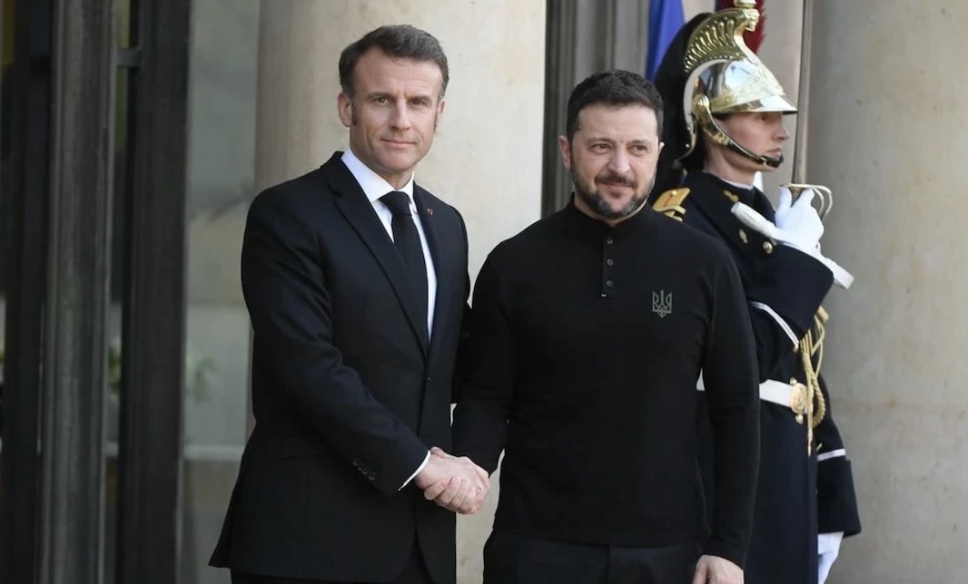 Reuters: Макрон и Зеленский могут заключить сделку о поставках систем ПВО