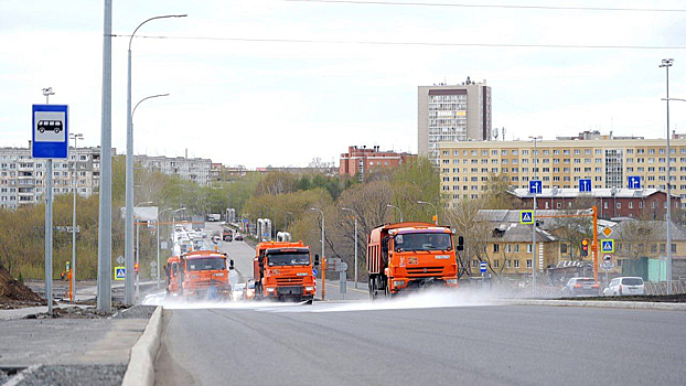 Кемеровские дорожники помыли улицы "шампунем"