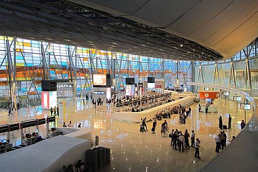 Аэропорт Еревана перестал принимать и отправлять рейсы