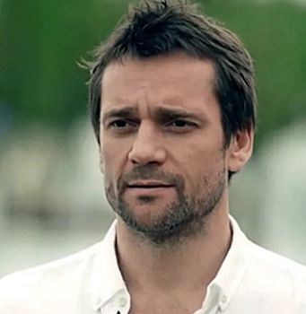 Звезда сериала "Светофор" Дмитрий Миллер узнал семейную тайну: брата выкрали еще ребенком