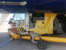 На видео попал буксир, который столкнулся с самолетом в Казани