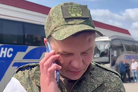 Минобороны показало видео с возвращенными из плена российскими военнослужащими