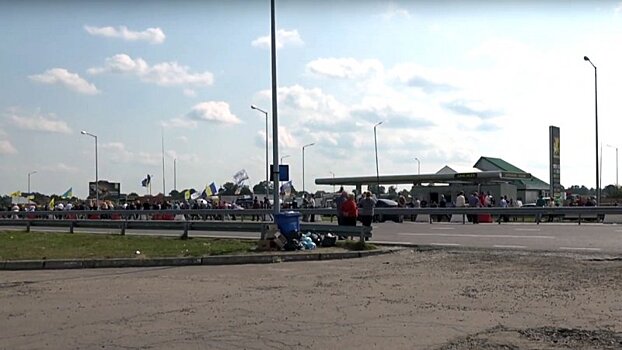 СМИ: Саакашвили въедет на Украину на автобусе с журналистами